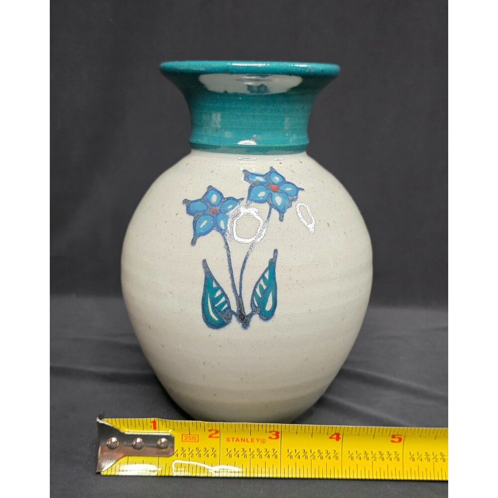 Hand Thrown Studio Pottery Vase Gray & Teal Blue Floral Stoneware Signed 6.75" - Picture 8 of 14